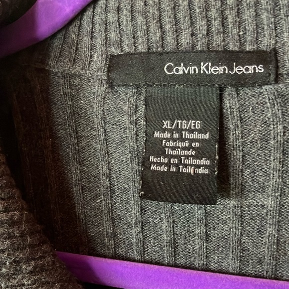 Calvin Klein sweater - Picture 3 of 7